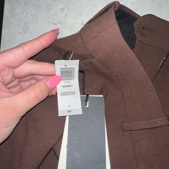 Aritzia 
Babaton Agency Mini Short in Coffee Bean (Brown)
Size M - Picture 5 of 5